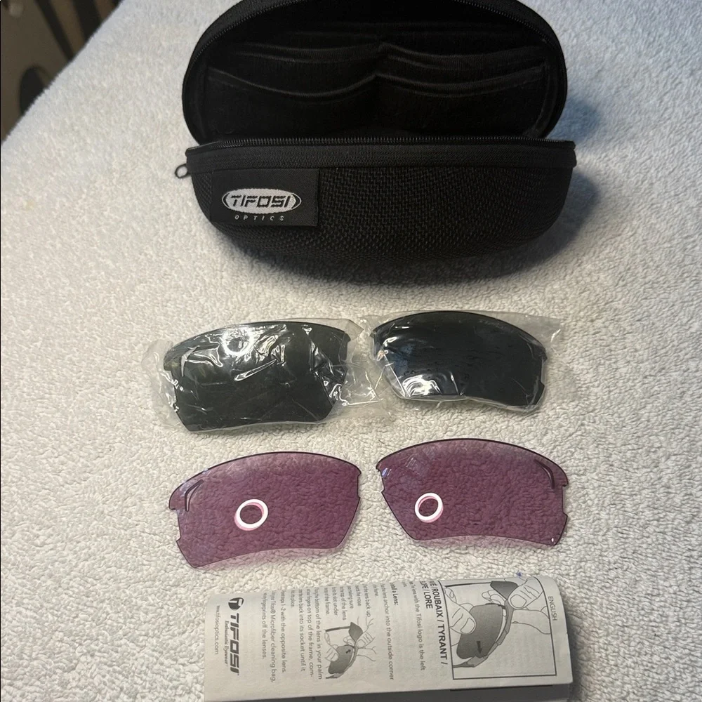 Tifosi Lore Interchangeable Sunglass Lenses with Hard Case
